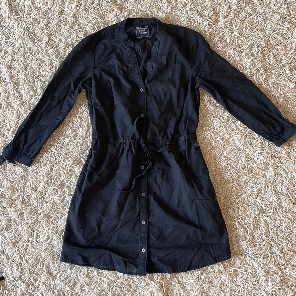Abercrombie&Fitch black buttoned dress.